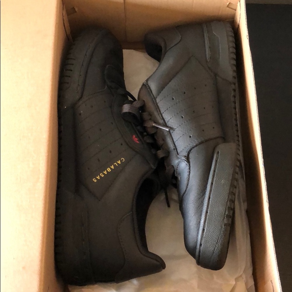 Adidas yeezy power phase black